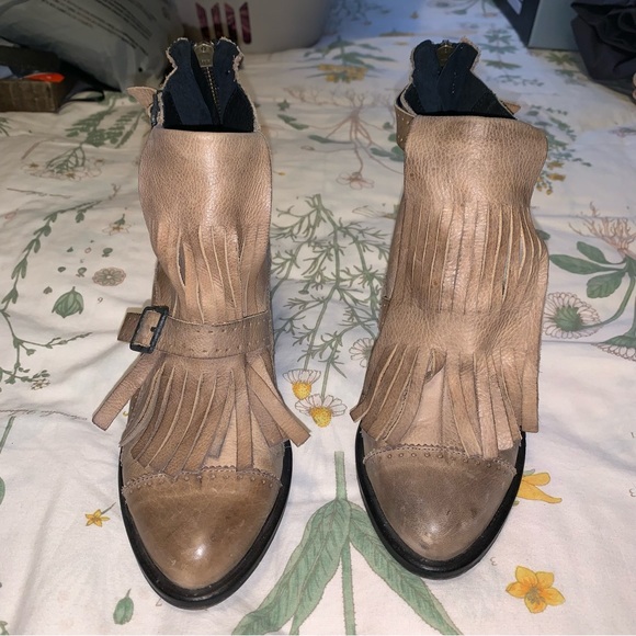 Free People Kiltie Tan Circle Back Heel Booties 7.5 - Picture 8 of 12